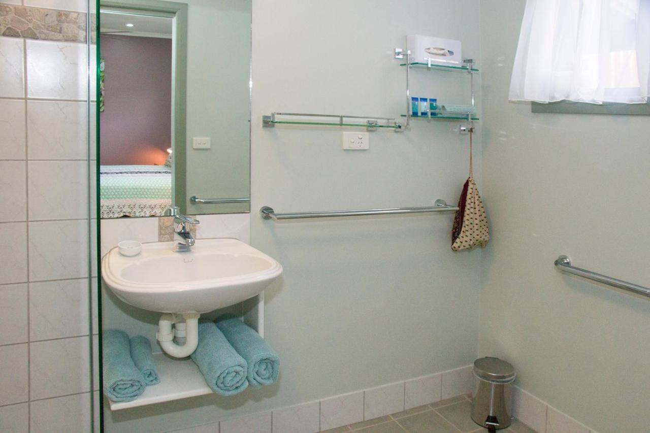 Gecko Guest House Cooktown Bagian luar foto